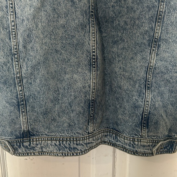 Top - Picture 8 of 15